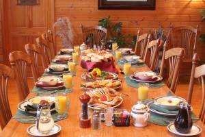 Heartland Lodge Breakfast Table